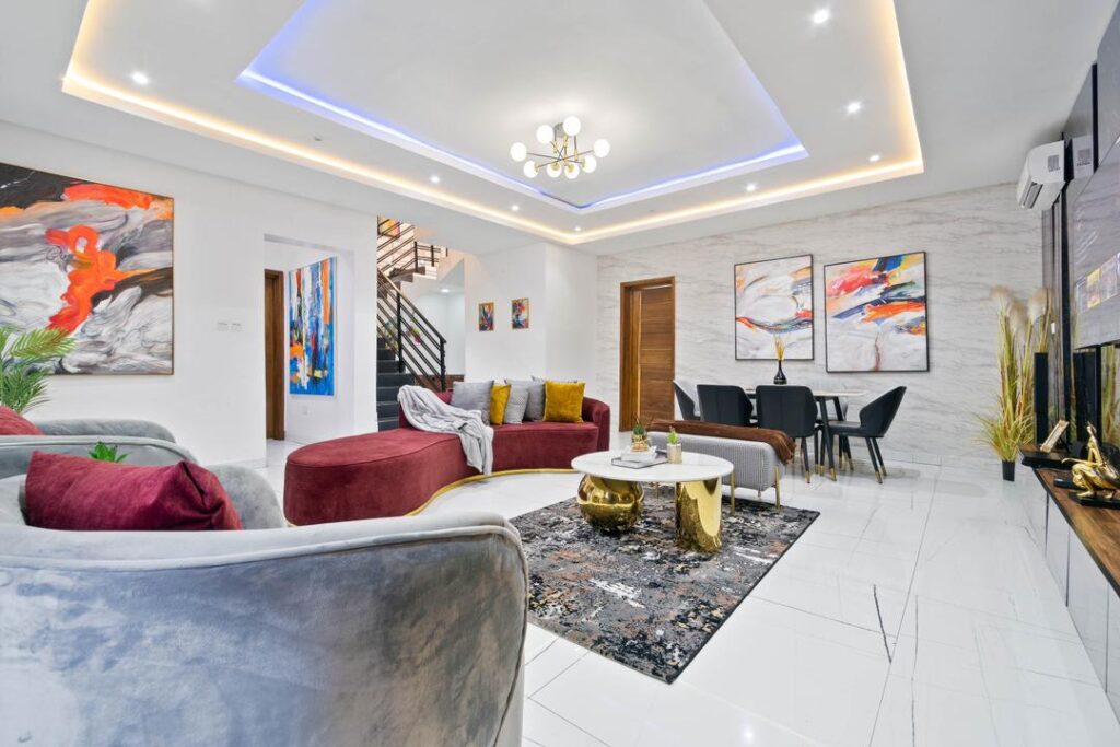 3Bedroom Shortlet Available