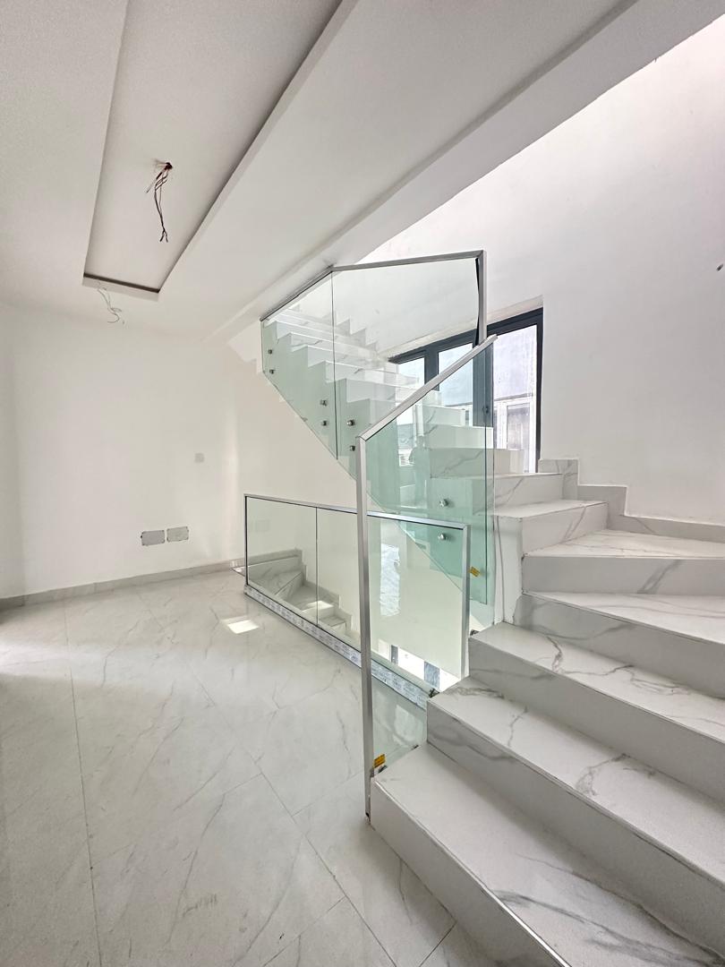 4 BEDROOM DETACHED DUPLEX