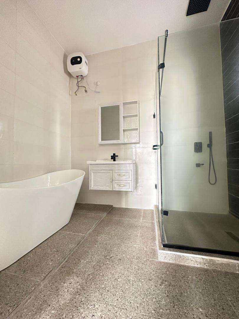 4 BEDROOM FULLY DETACHED DUPLEX PLUS BQ 