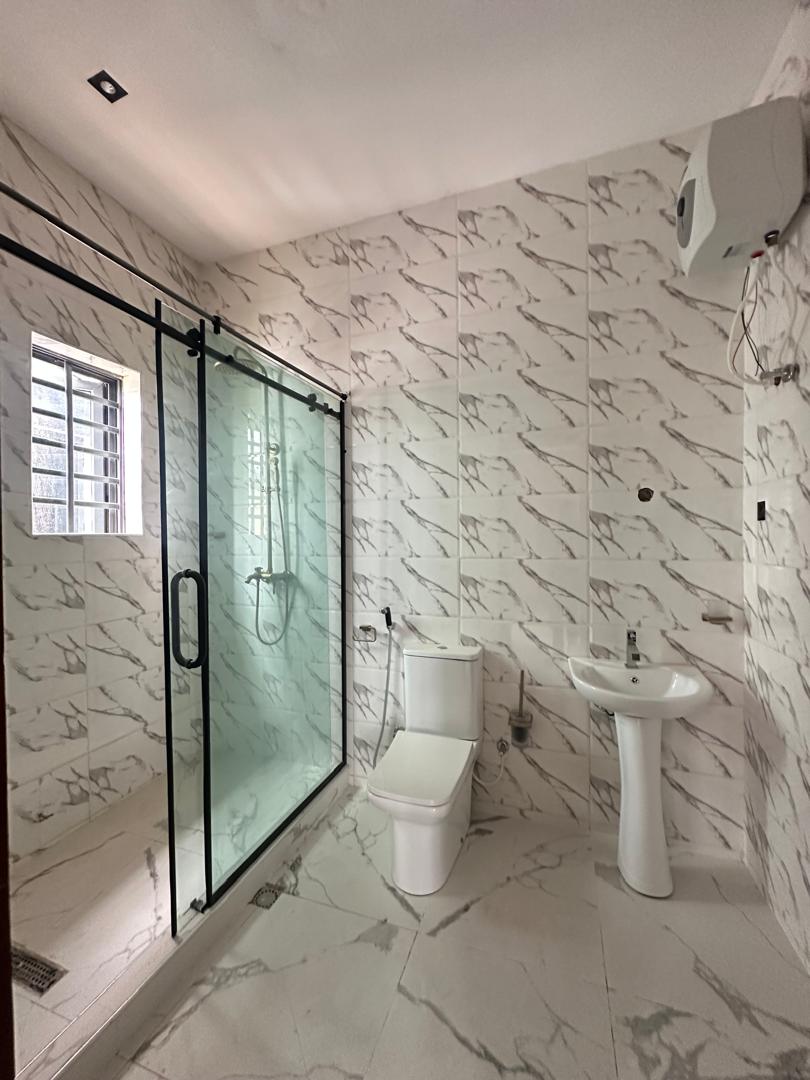 5 BEDROOM LUXURY DUPLEX 