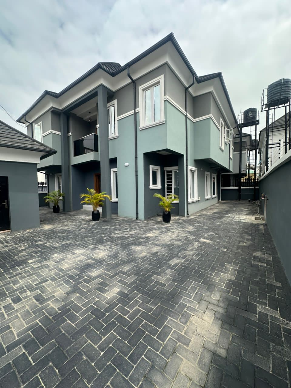 5 BEDROOM DETACHED DUPLEX PLUS BQ 