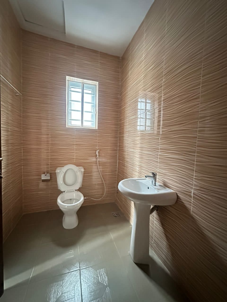 5 BEDROOM DETACHED DUPLEX PLUS BQ 