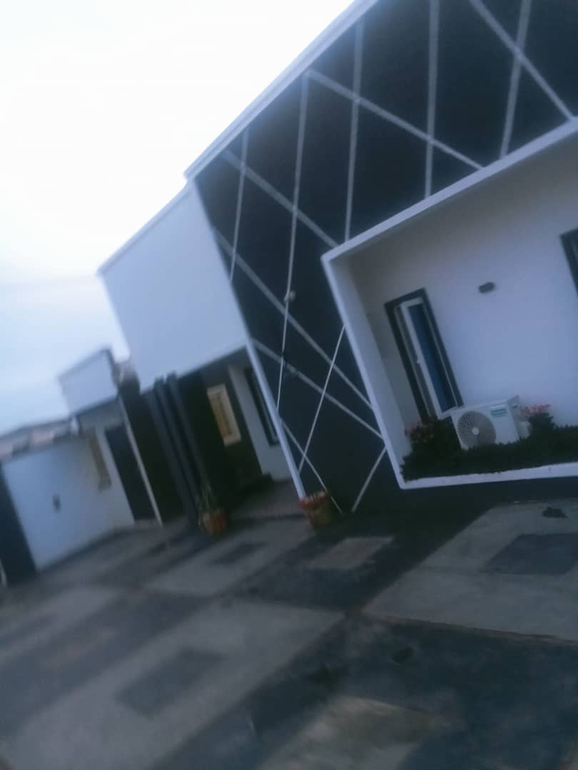 LUXURY 2 BEDROOM APARTMENT 