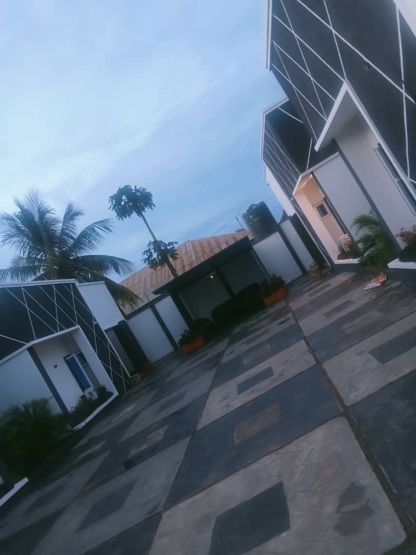 LUXURY 2 BEDROOM APARTMENT 