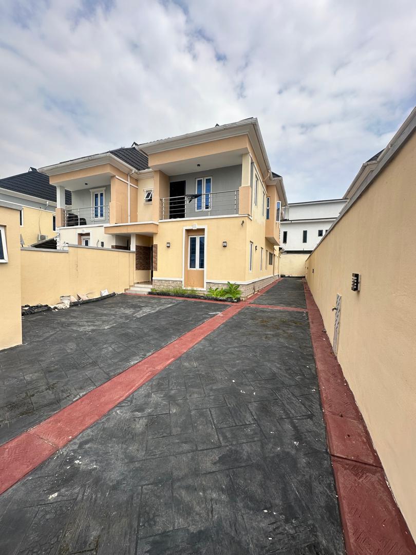 Spacious 4 Bedroom Semi Detached Duplex 