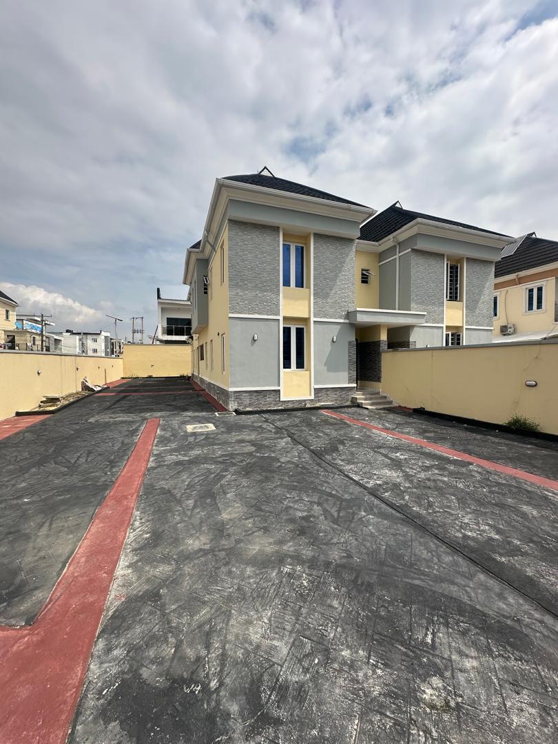 Units of 4 Bedroom Semi Detached Duplex 