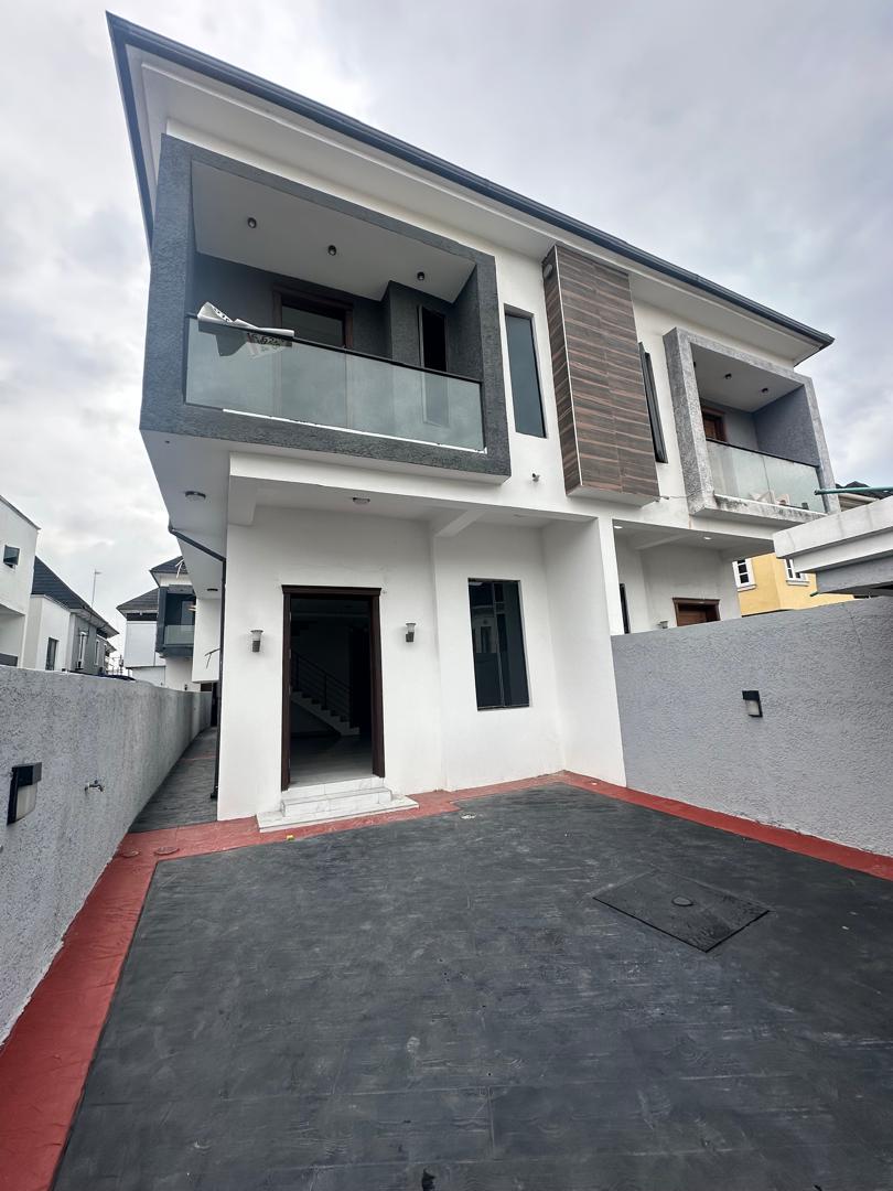 4 BEDROOM DETACHED DUPLEX 