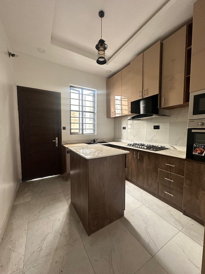 4 BEDROOM DETACHED DUPLEX 