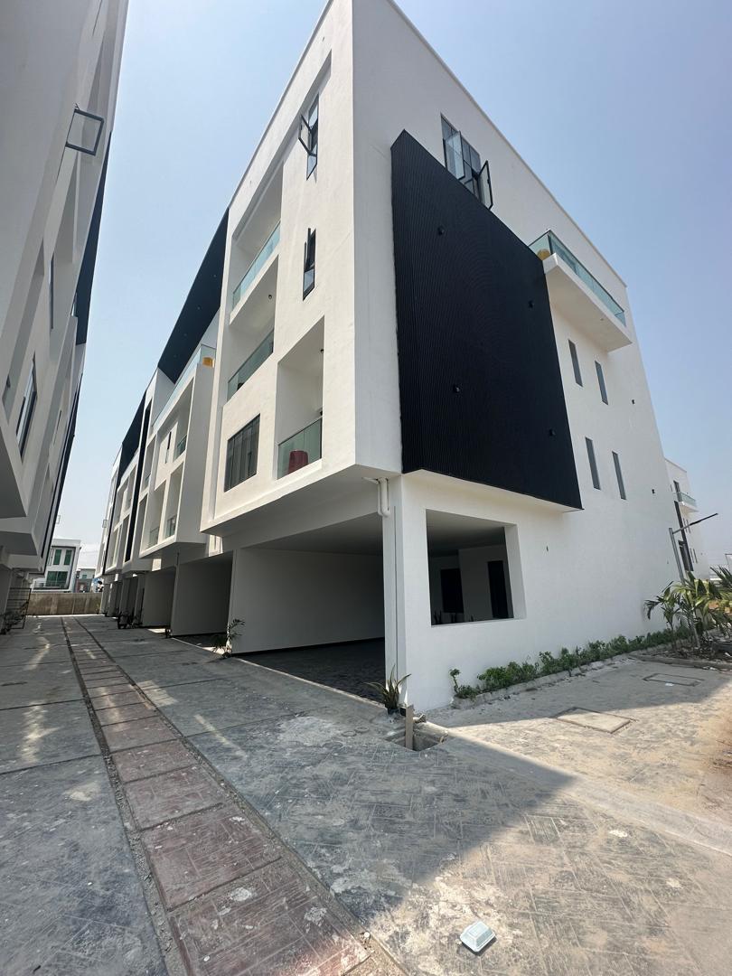 4 BED TERRACE DUPLEX + BQ