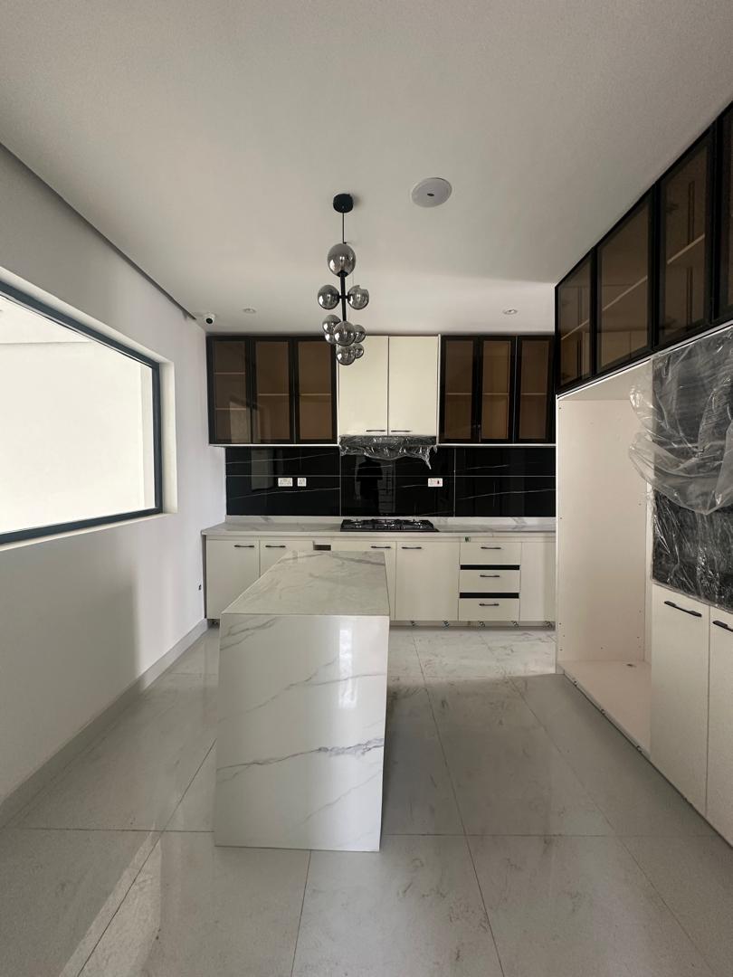 4 BED TERRACE DUPLEX + BQ