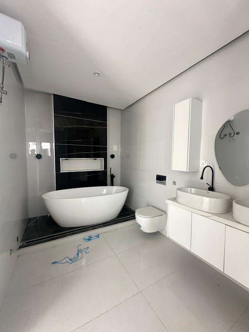 4 BED TERRACE DUPLEX + BQ