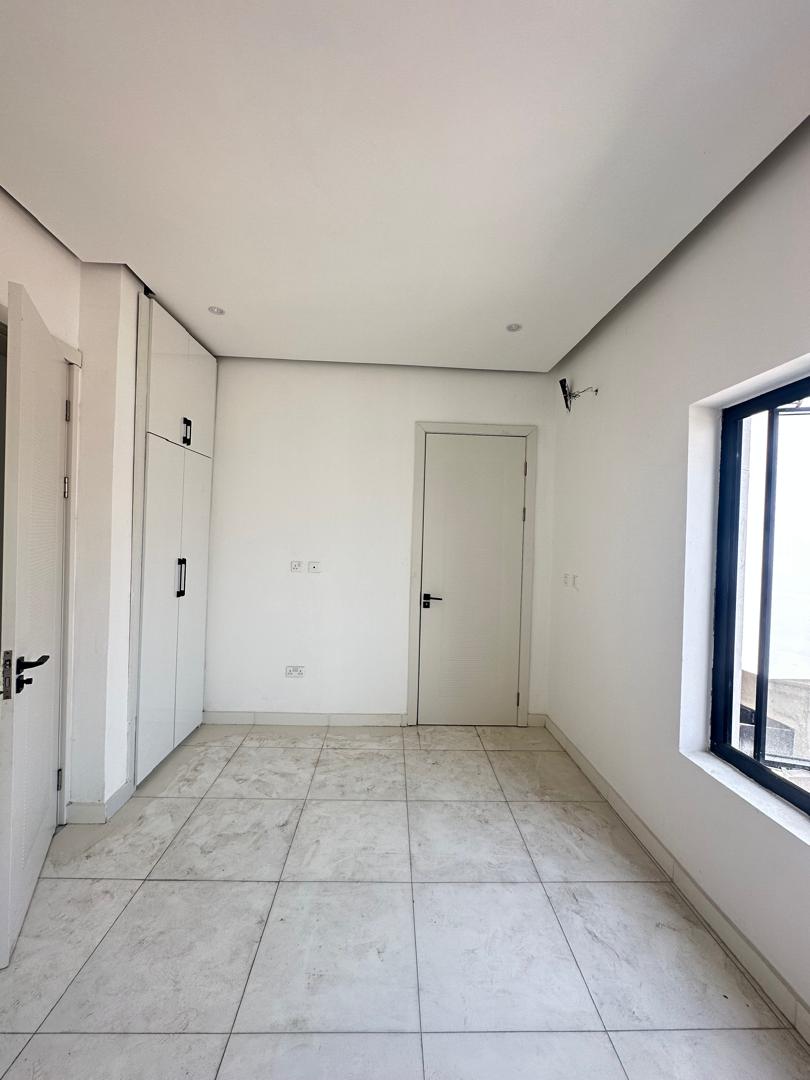 4 BED TERRACE DUPLEX + BQ