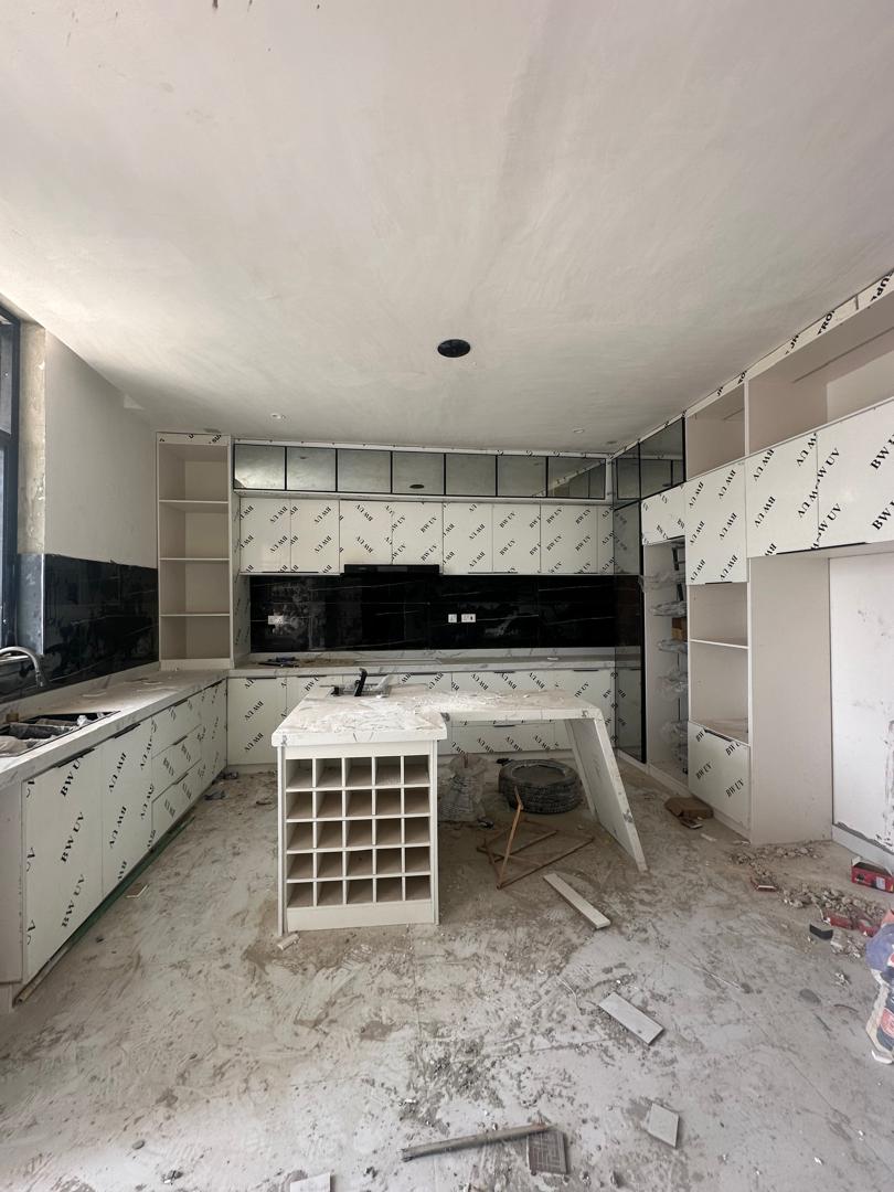 4 BED TERRACE DUPLEX + BQ