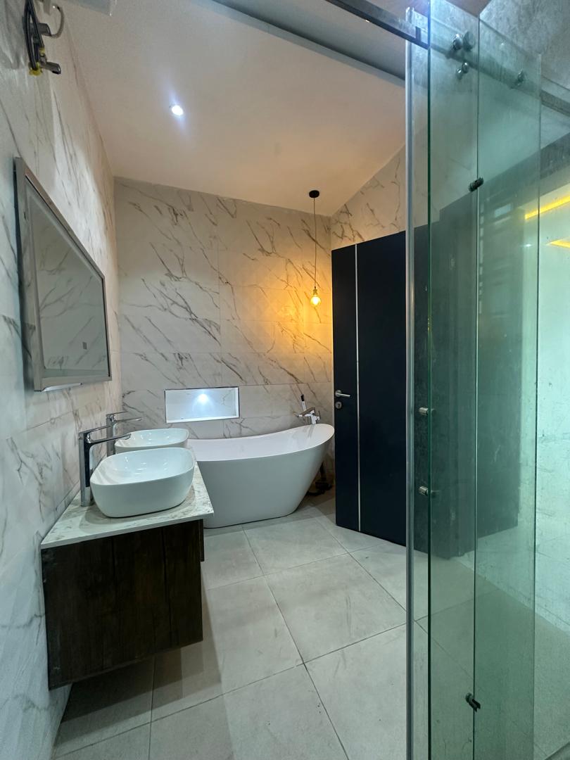 Mega 4 Bed Terrace Duplex 