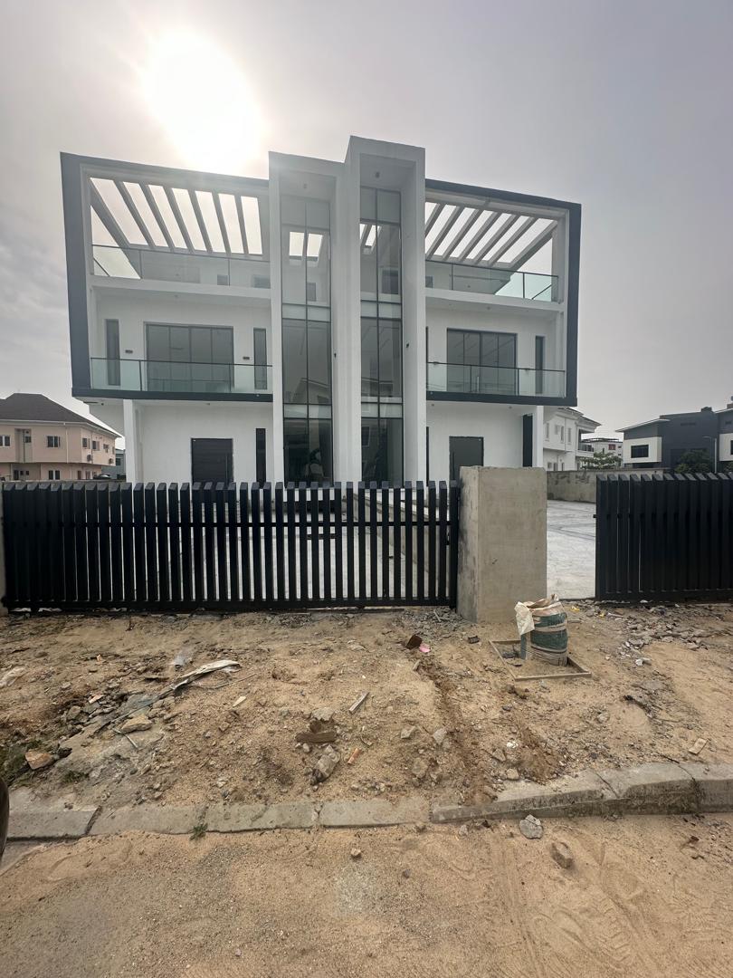 5 Bedroom Semi Detached Duplex plus Swimming Pool 