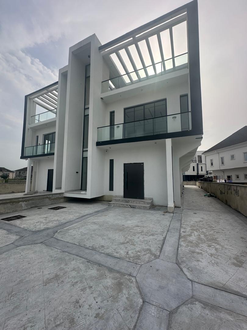 5 Bedroom Semi Detached Duplex plus Swimming Pool 