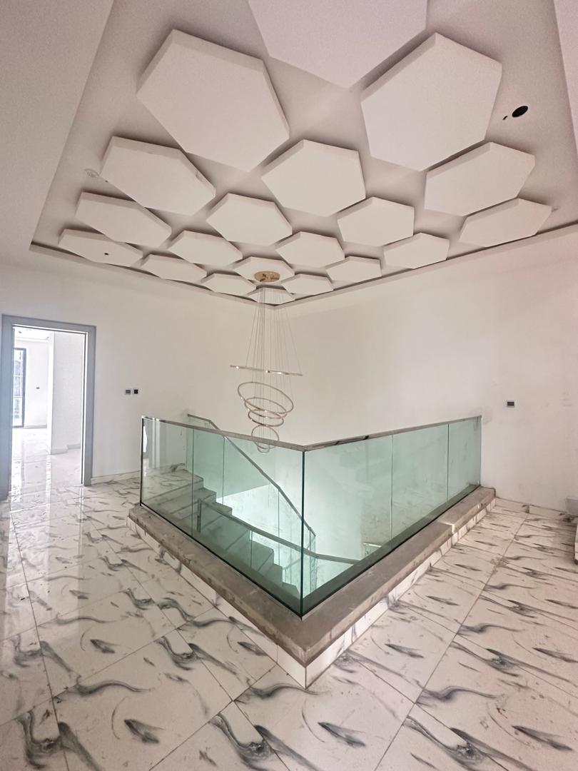 5 Bedroom Semi Detached Duplex plus Swimming Pool 