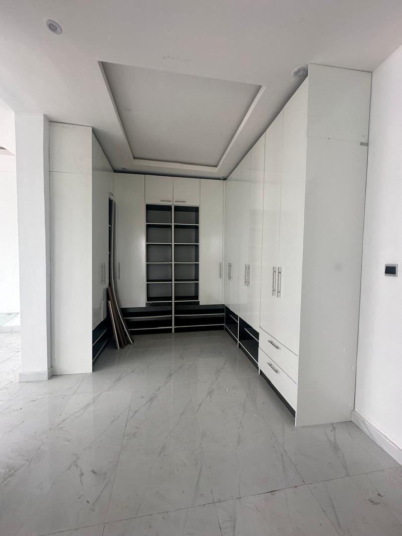 5 Bedroom Semi Detached Duplex plus Swimming Pool 