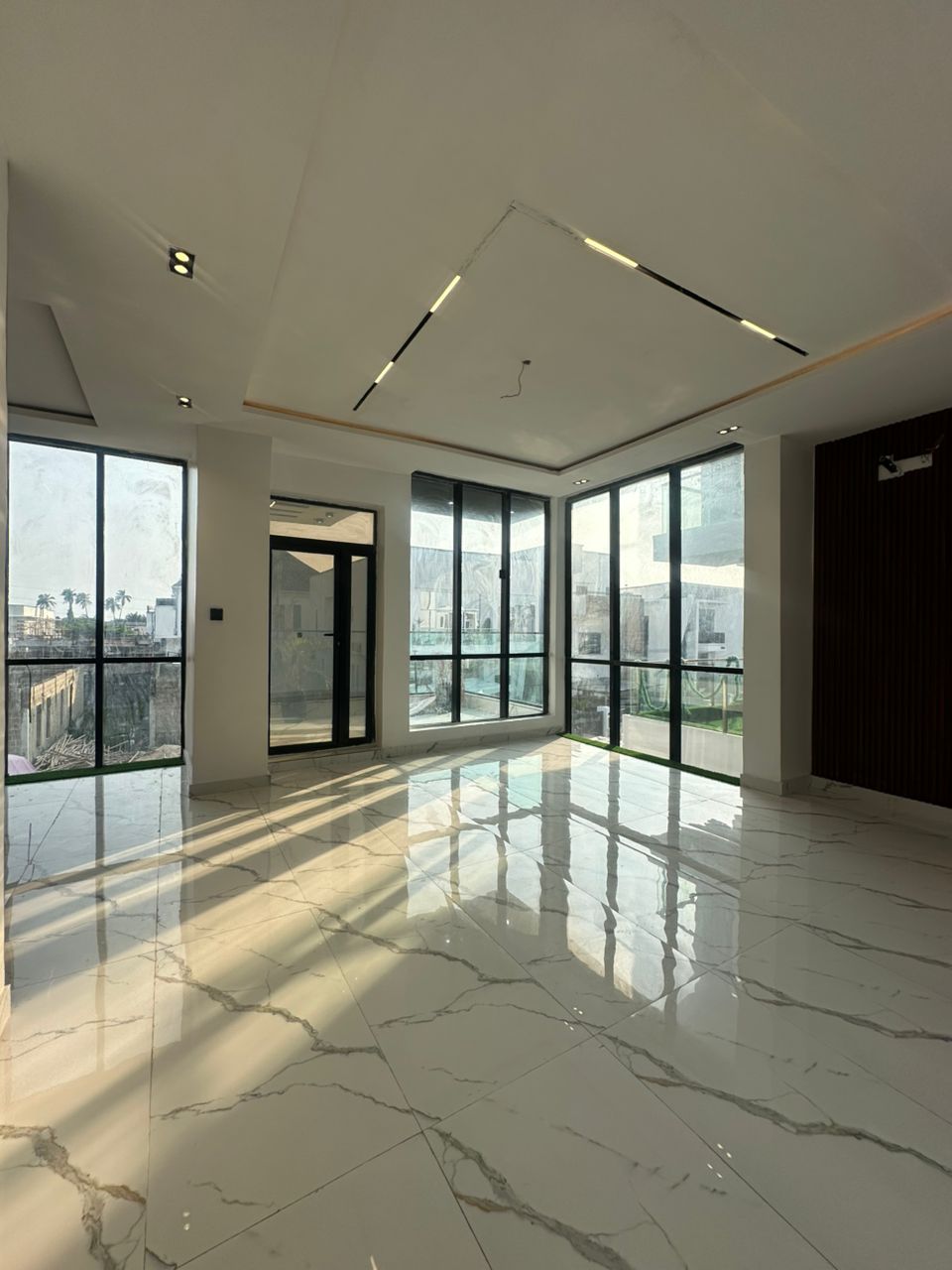 Ultra Modern 5 Bedroom Detached Duplex 