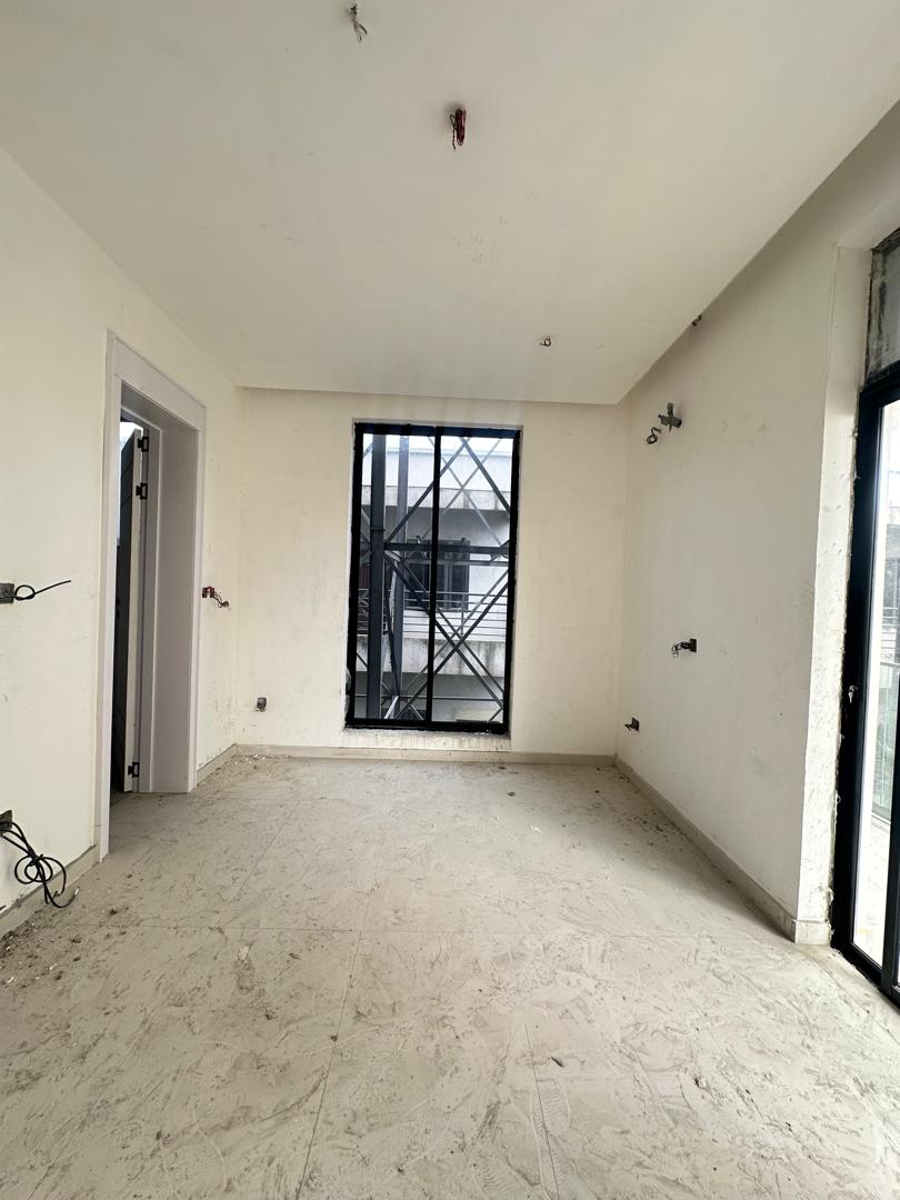 High End 2 Bedroom Apartment